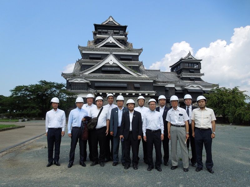 財金熊本地震熊本城集合写真